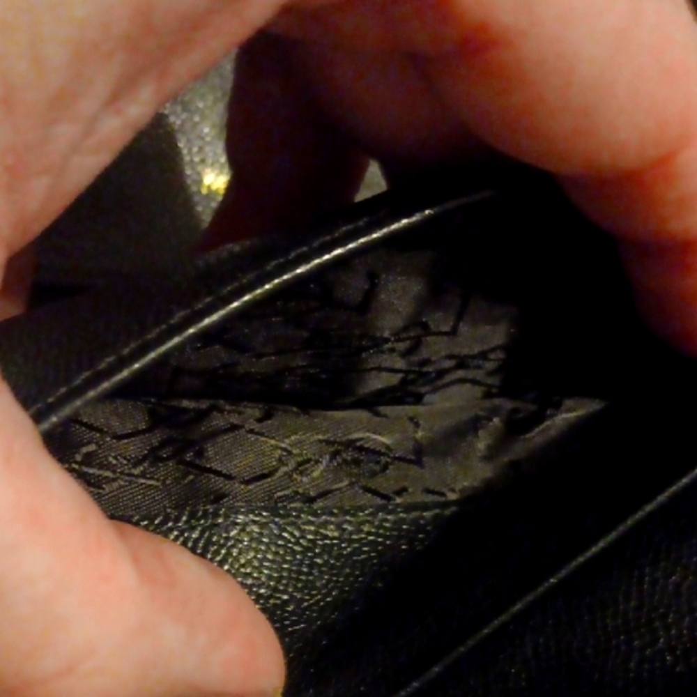 YSL Vintage Kisslock Black Textured Leather Wallet (EUC) - Picture 13 of 16
